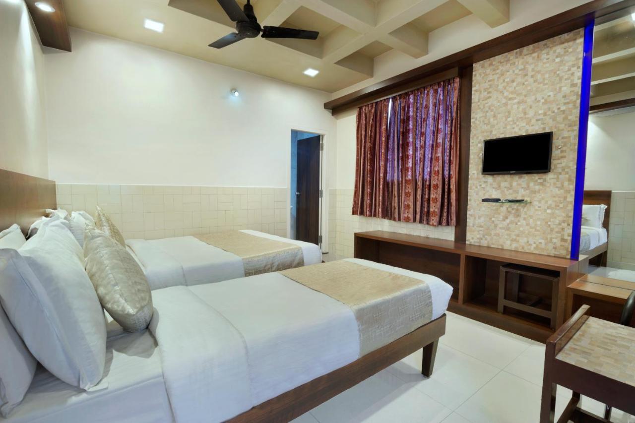 Mannars Deluxe Lodge Mysore Exteriör bild