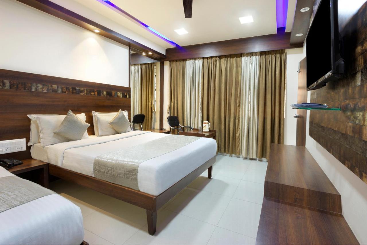 Mannars Deluxe Lodge Mysore Exteriör bild