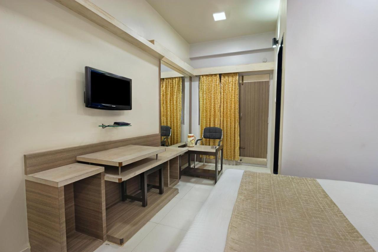 Mannars Deluxe Lodge Mysore Exteriör bild