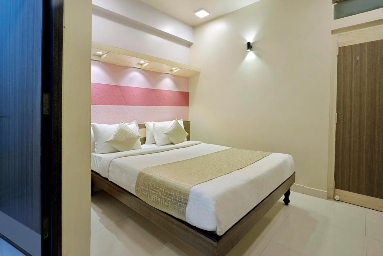 Mannars Deluxe Lodge Mysore Exteriör bild